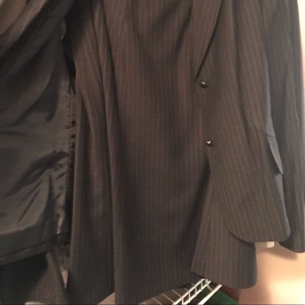 Calvin Klein skirt suit - Picture 3 of 3